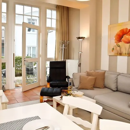 Appartementhaus Strandstrasse 16 * Kühlungsborn