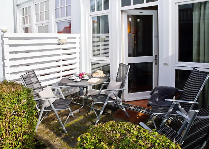 Appartementhaus Strandstrasse 16 Kuehlungsborn