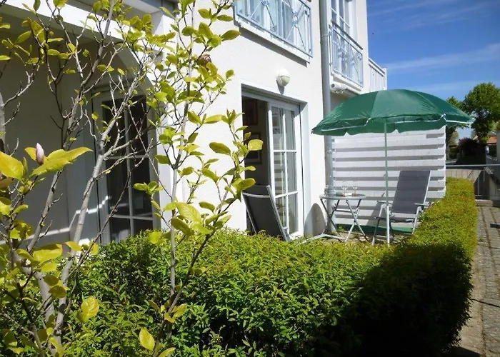 Appartementhaus Strandstrasse 16 * Kuehlungsborn